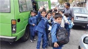 آذری جهرمی: مسموم کردن دانش‌آموزان تروریستی است